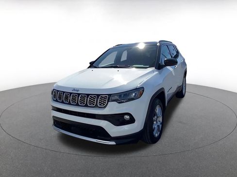 Used 2025 Jeep Compass Limited AWD/4WD image 7