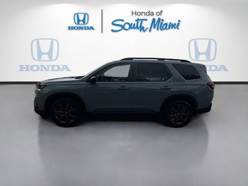 Certified 2024 Honda Pilot Sport image 4