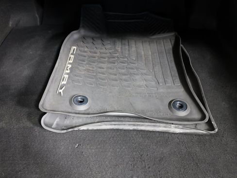 Used 2020 Toyota Camry SE image 30