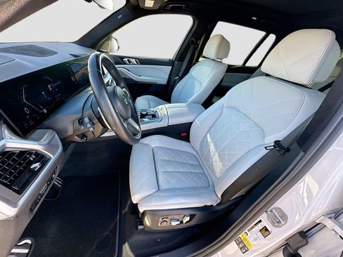 Certified 2023 BMW X7 xDrive40i w/ M Sport Package image 21