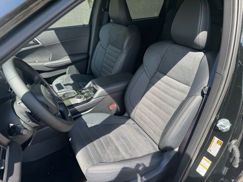 New 2025 Mitsubishi Outlander SE image 21