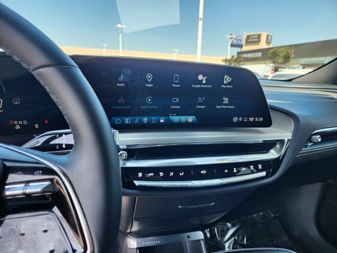 Used 2024 Cadillac Lyriq Sport AWD/4WD image 18