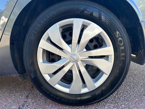 Used 2025 Nissan Versa S w/ Trunk Package image 28