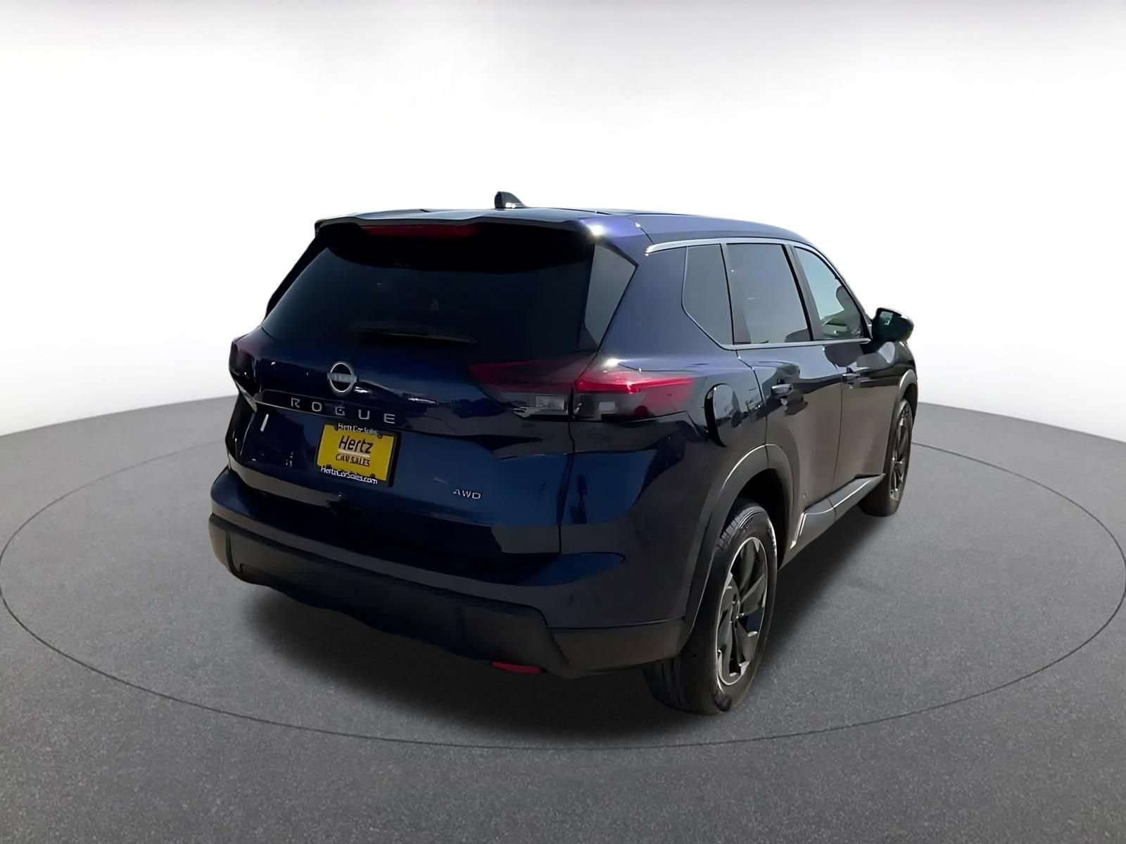 Used 2025 Nissan Rogue SV AWD/4WD image 13