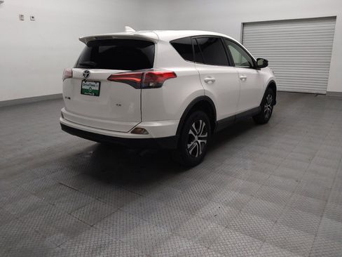 Used 2018 Toyota RAV4 LE w/ All Weather Liner Package FWD image 9
