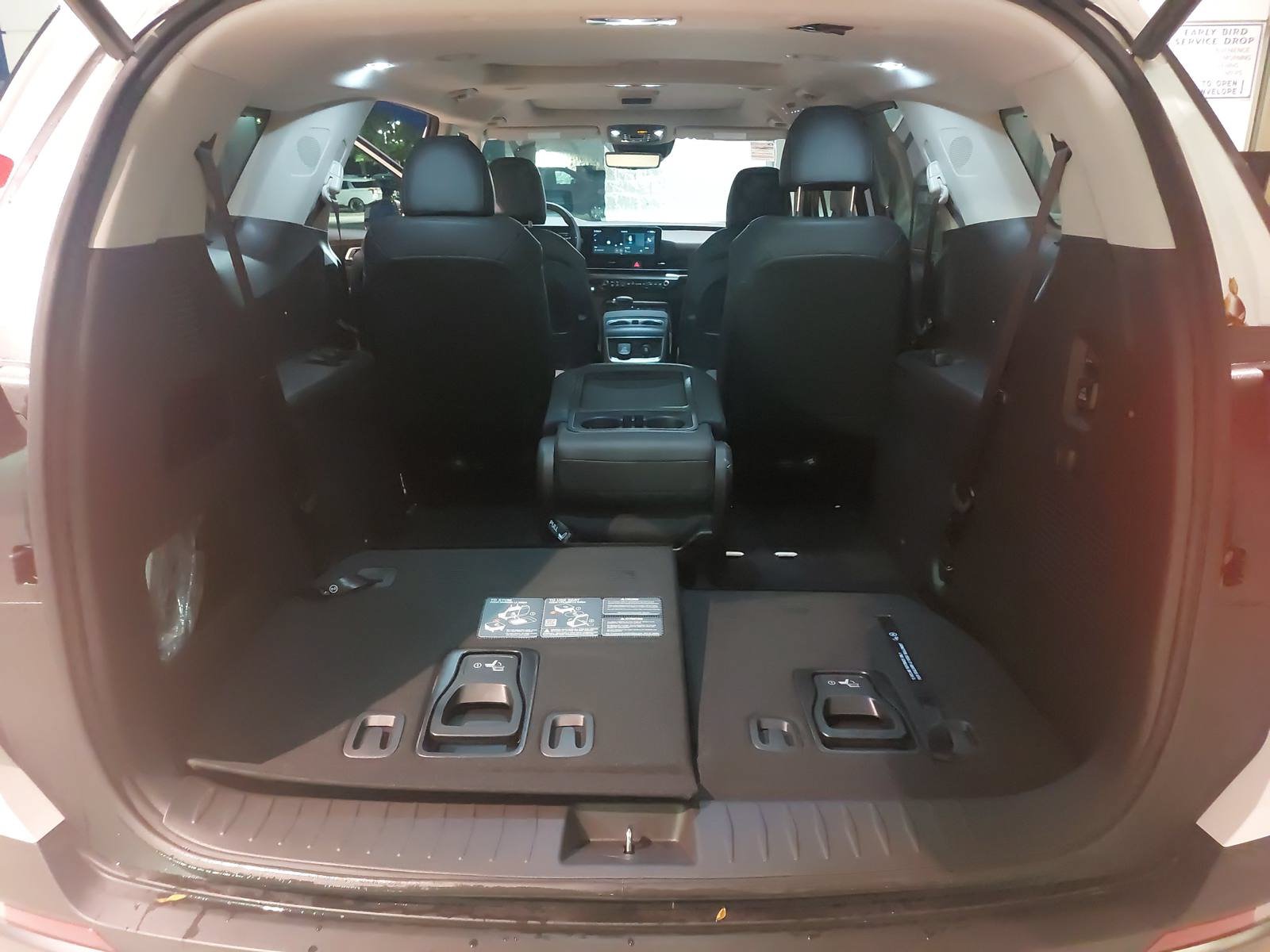 Used 2027 Kia Carnival SX Prestige FWD image 12
