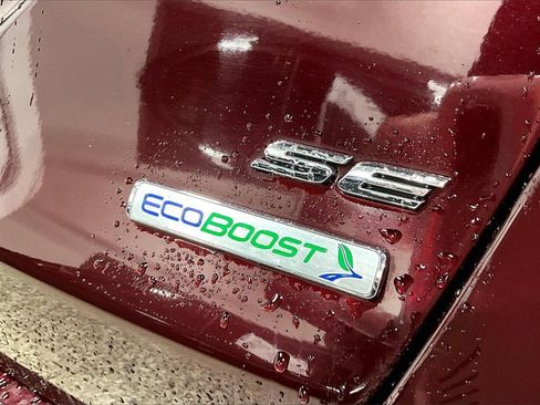 Used 2017 Ford Fusion SE w/ Fusion SE Technology Package image 24