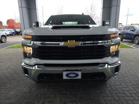 Used 2024 Chevrolet Silverado 2500 LT image 7