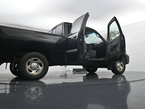 Used 2003 Toyota Tundra SR5 w/ SR5 Extra Value Pkg RWD image 39