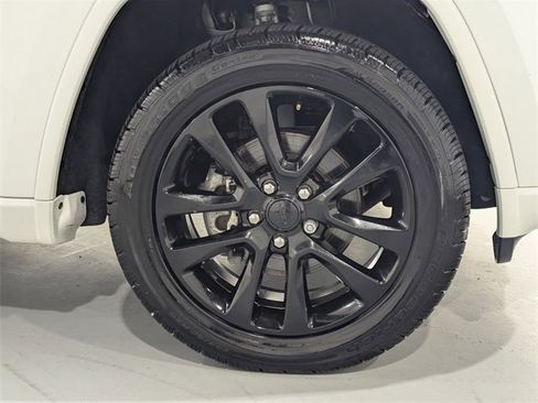 Used 2019 Jeep Grand Cherokee Altitude image 31