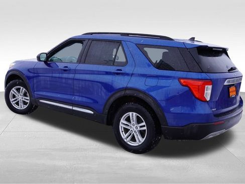 Certified 2022 Ford Explorer XLT w/ Equipment Group 202A image 9