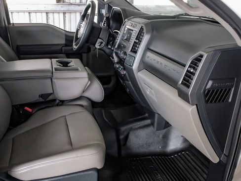 Used 2021 Ford F550 4x4 Crew Cab Super Duty w/ Power Equipment Group image 11