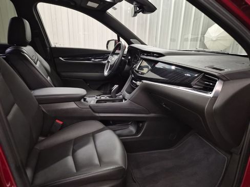 Certified 2025 Cadillac XT6 Premium Luxury image 26