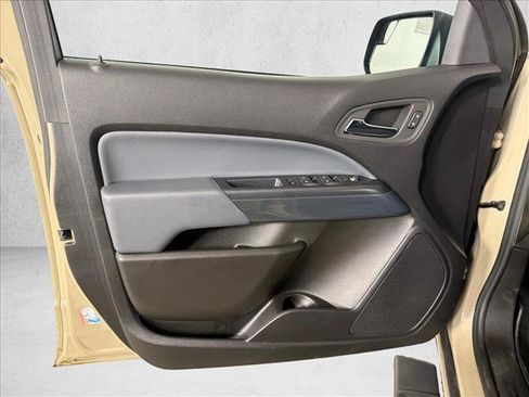 Used 2022 Chevrolet Colorado Z71 RWD image 10