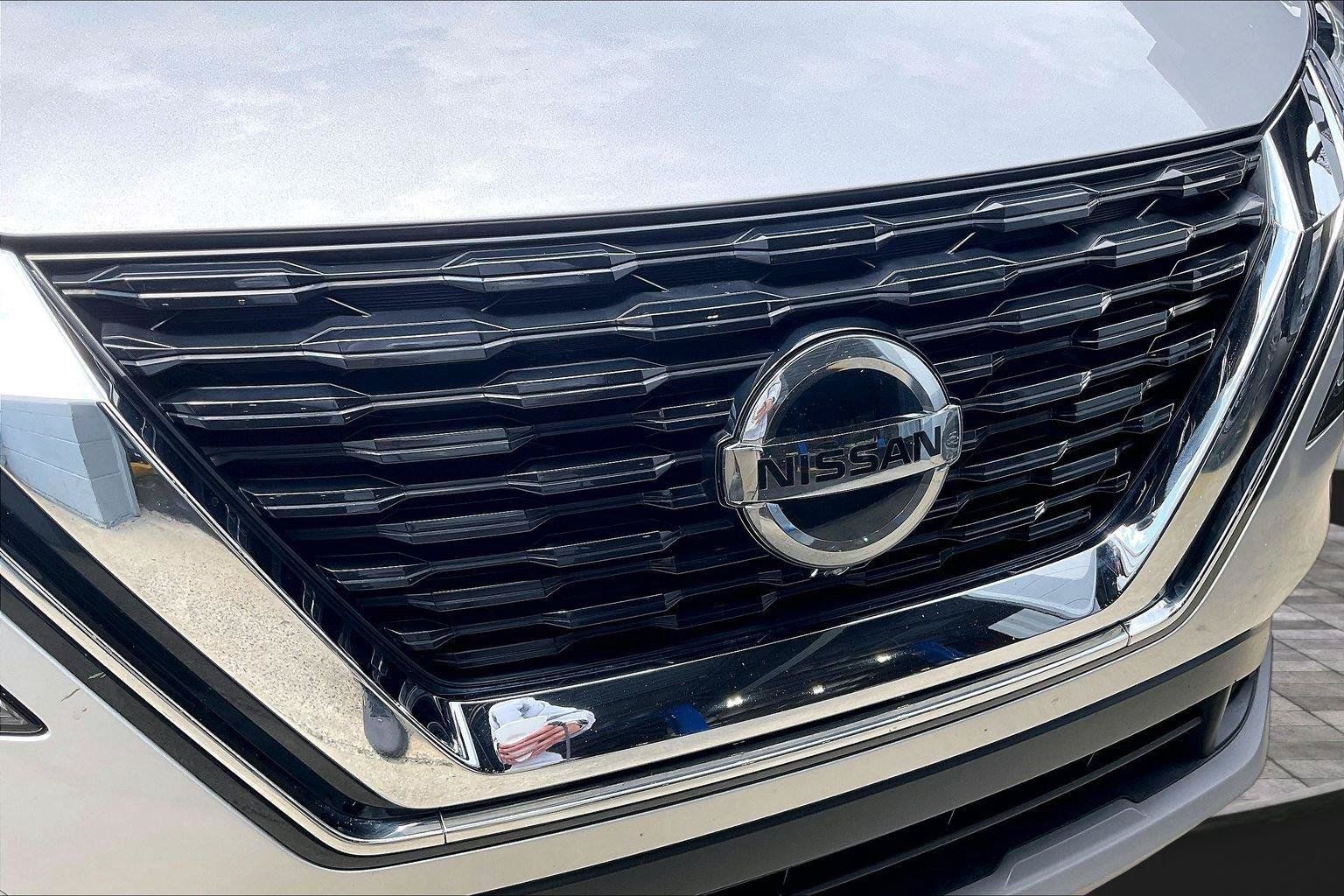 Certified 2021 Nissan Rogue SV FWD image 28