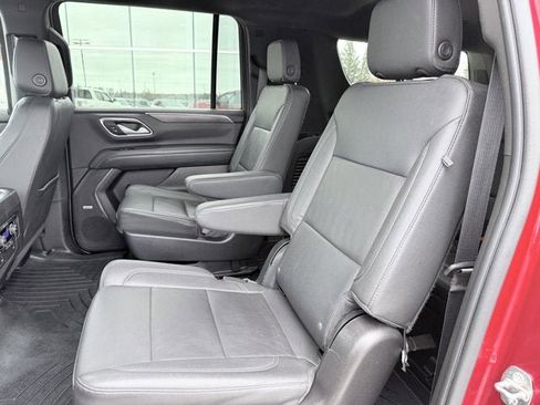 Used 2022 Chevrolet Suburban Z71 w/ Off-Road Capability Package image 21