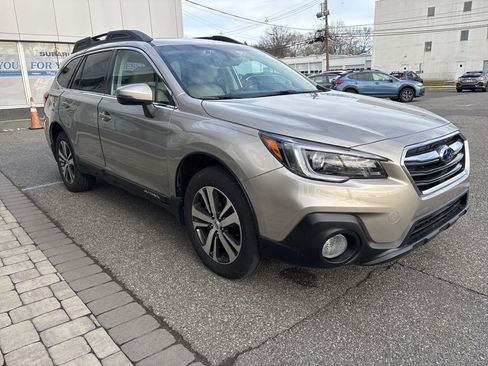 Used 2018 Subaru Outback 3.6R Limited image 1