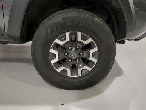 Used 2021 Toyota Tacoma TRD Off-Road AWD/4WD image 6