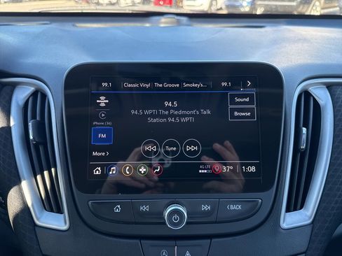 Used 2024 Chevrolet Malibu LT image 19