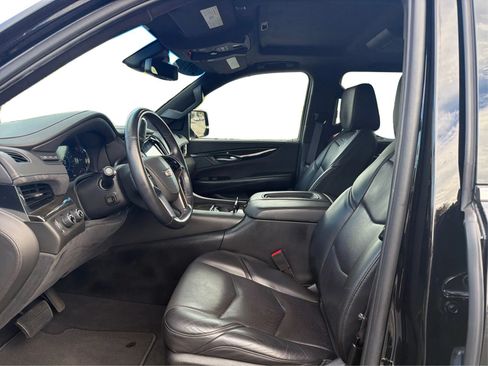 Used 2017 Cadillac Escalade Platinum AWD/4WD image 9