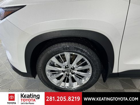 Certified 2024 Toyota Grand Highlander Limited image 33