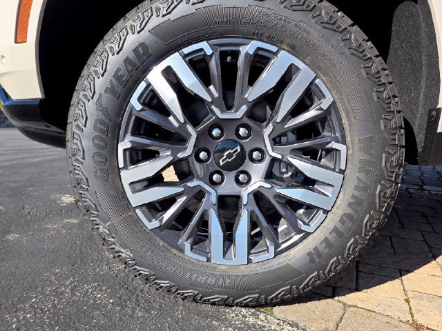 New 2027 Chevrolet Tahoe Z71 w/ Comfort Package AWD/4WD image 7