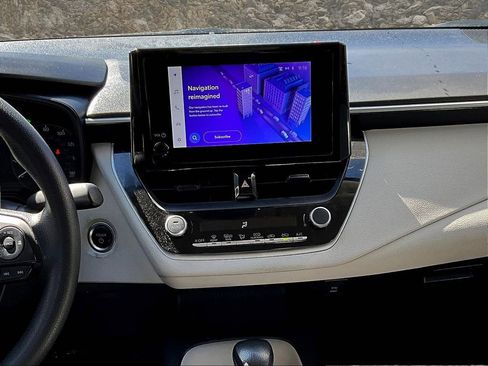 Used 2024 Toyota Corolla LE w/ LE Convenience Package image 6