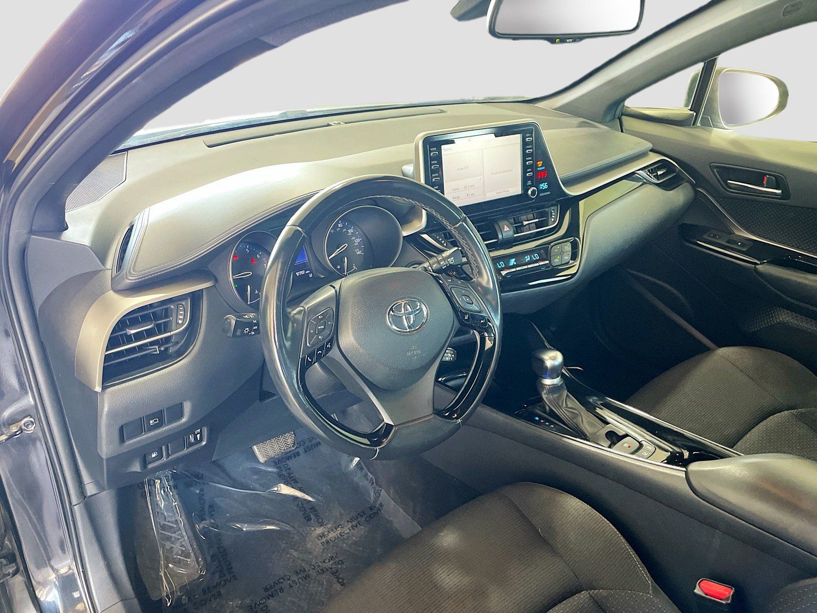 Used 2019 Toyota C-HR XLE FWD image 7