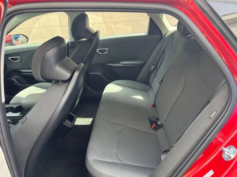 Used 2025 Kia K4 LXS image 24