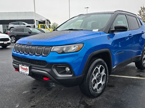 Used 2022 Jeep Compass Trailhawk w/ Sun and Sound Group AWD/4WD image 12