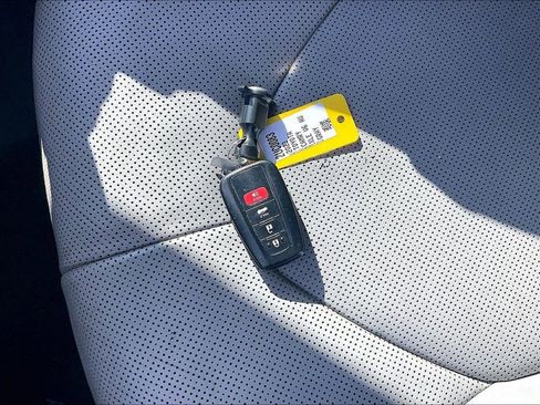 Used 2023 Toyota Camry XLE w/ Navigation Package image 35