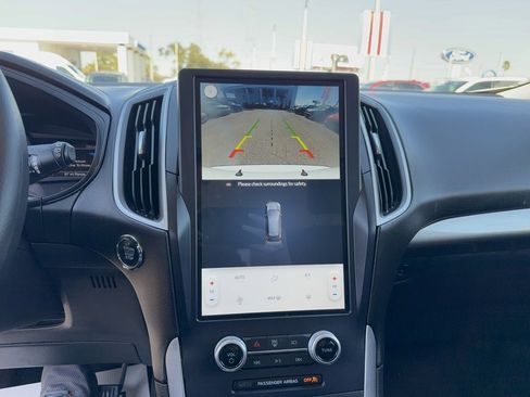 Certified 2022 Ford Edge SE w/ Black Appearance Package image 19
