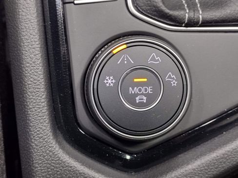 New 2026 Volkswagen Taos SE AWD/4WD image 26