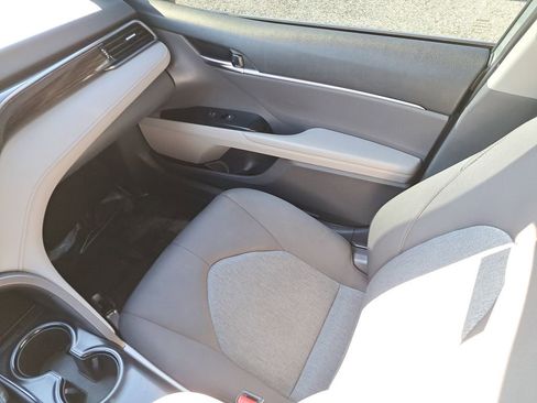 Used 2019 Toyota Camry LE w/ Phone Cable & Charge Package image 12