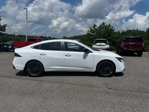 New 2026 Nissan Sentra SV w/ SV Convenience Package FWD image 3
