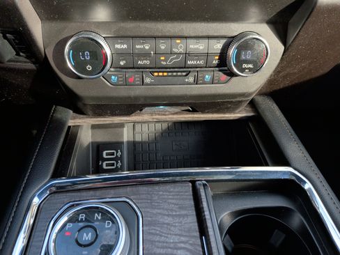 Used 2019 Ford Expedition Limited w/ Equipment Group 302A image 29