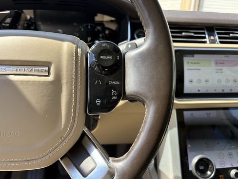 Used 2020 Land Rover Range Rover HSE image 17