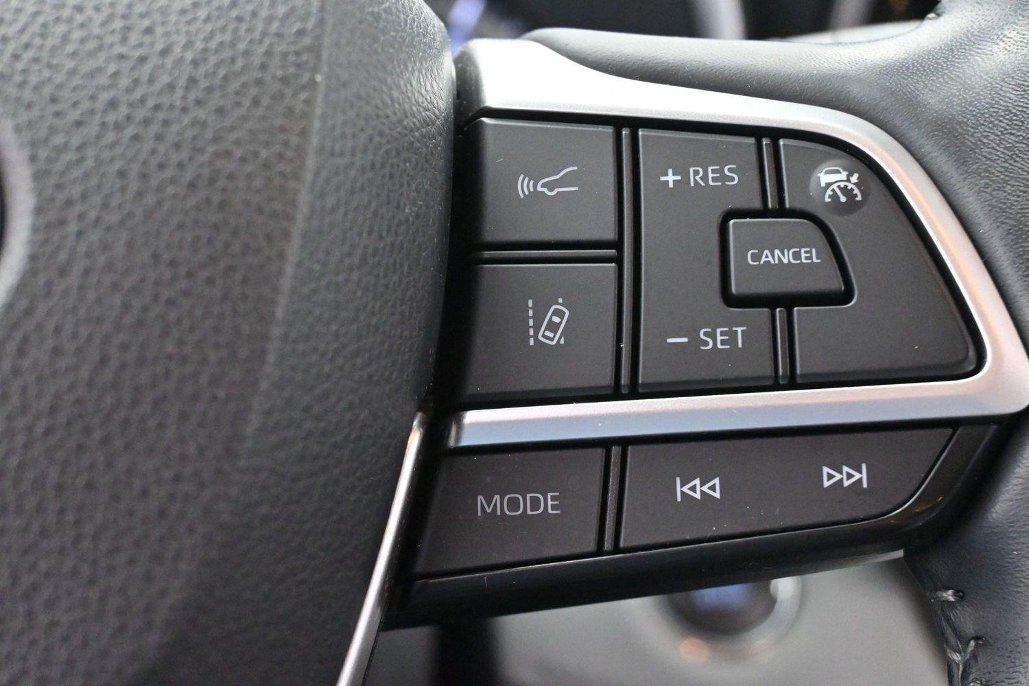 Used 2022 Toyota Highlander XLE FWD image 19