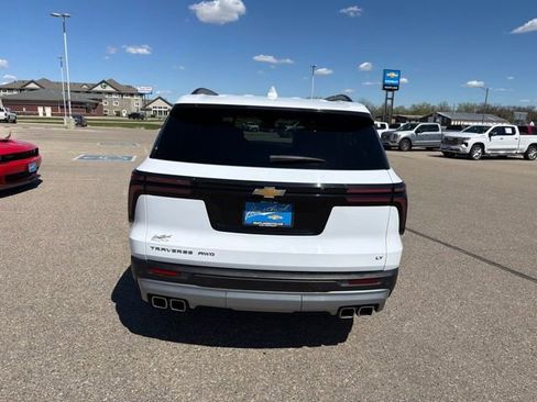 Used 2024 Chevrolet Traverse LT AWD/4WD image 15