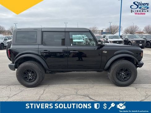 Used 2023 Ford Bronco Wildtrak image 3