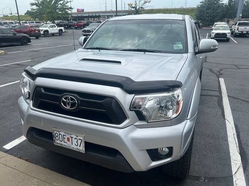 Used 2012 Toyota Tacoma 4x4 Double Cab w/ TRD Sport Pkg image 4