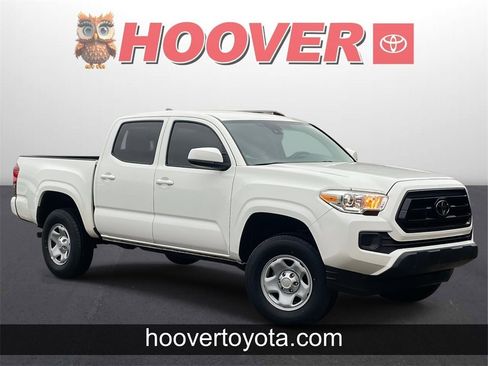 Used 2023 Toyota Tacoma SR image 1