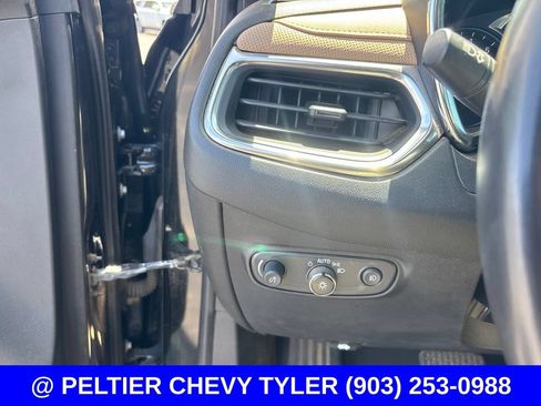 Used 2022 Chevrolet Equinox Premier AWD/4WD image 13