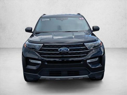 Used 2022 Ford Explorer XLT w/ Equipment Group 202A AWD/4WD image 2
