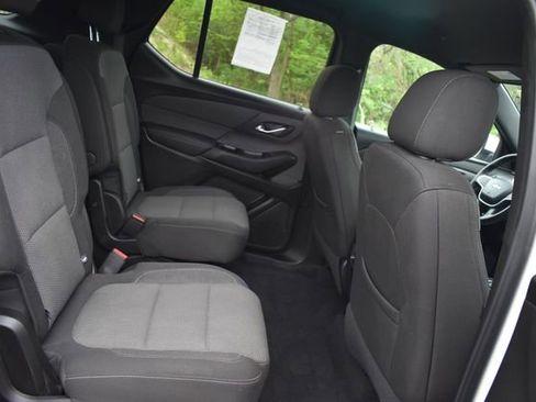 Certified 2023 Chevrolet Traverse LT FWD image 14