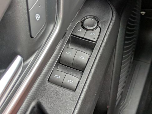 Used 2024 Chevrolet Equinox EV RS FWD image 23