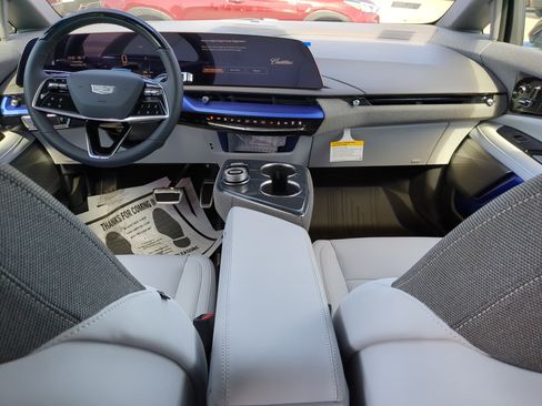 New 2026 Cadillac Optiq Luxury 1 image 13