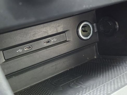 Used 2022 Volkswagen Taos SE image 21