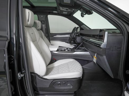 Used 2026 Cadillac Escalade V image 10