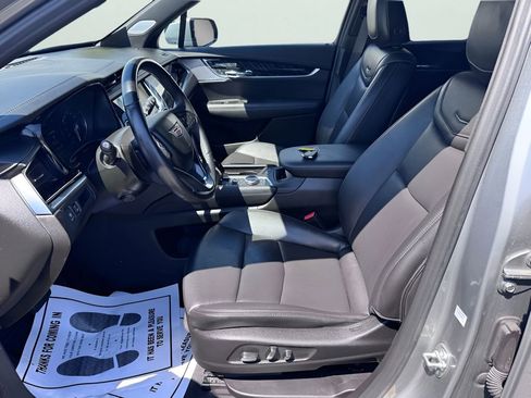 Used 2025 Cadillac XT6 Premium Luxury AWD/4WD image 16